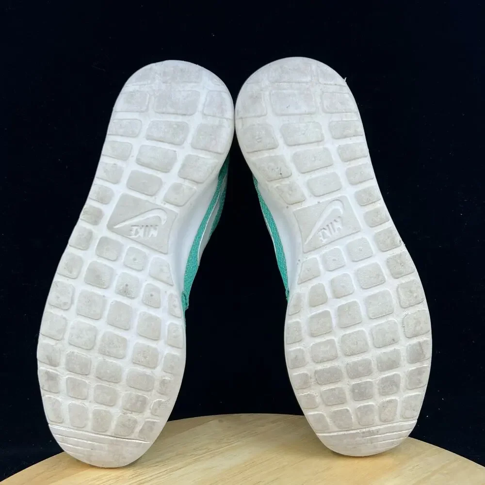 Nike Roshe Teal Blue/ White Womens athletic shoe Size 8.5